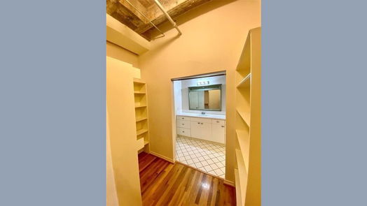 Houston null-story, 1-bed 201 Main Street 5D-idx