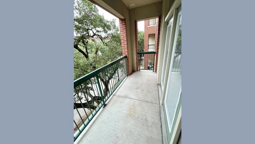 Houston 1-story, 2-bed 300 St Joseph Parkway 220-idx