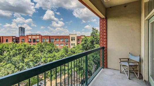 Houston 1-story, 2-bed 300 St Joseph Parkway 318-idx