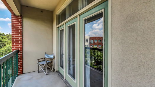 Houston 1-story, 2-bed 300 St Joseph Parkway 318-idx