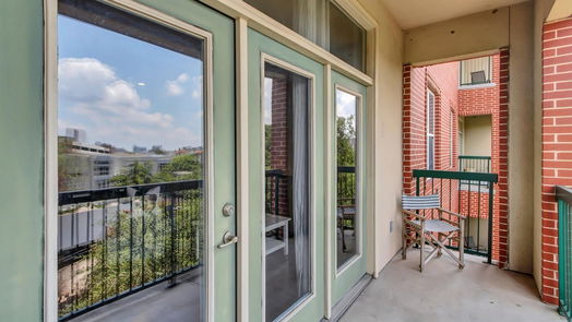 Houston 1-story, 2-bed 300 St Joseph Parkway 318-idx