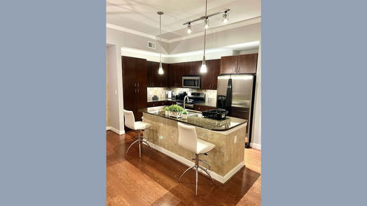 Houston 1-story, 2-bed 300 St Joseph Parkway 220-idx