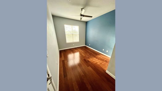 Houston 1-story, 2-bed 300 St Joseph Parkway 220-idx