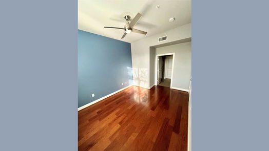 Houston 1-story, 2-bed 300 St Joseph Parkway 220-idx