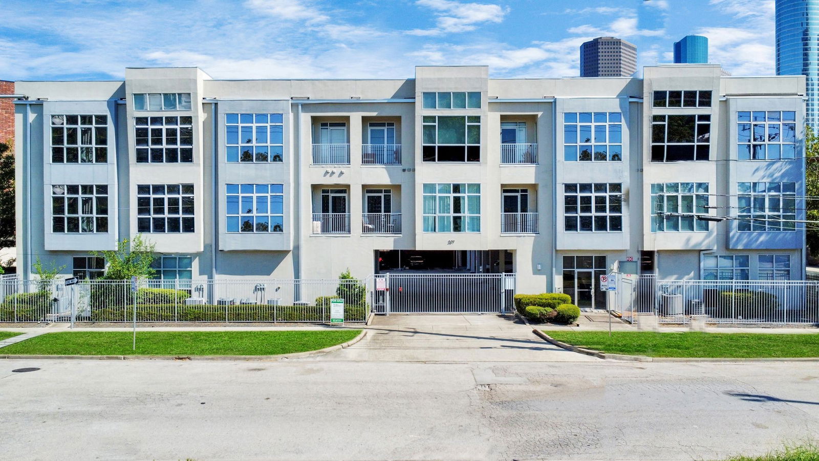 Houston 1-story, 2-bed 207 Pierce Street 301-idx