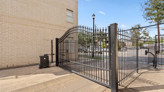 Houston 4-story, 2-bed 2213 Austin Street-idx