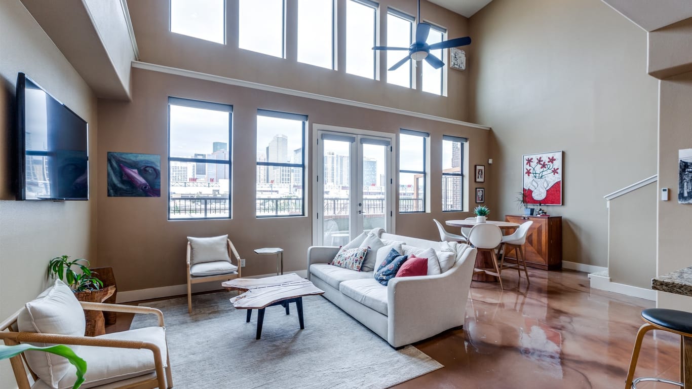 Houston 2-story, 2-bed 2323 Polk Street 302-idx