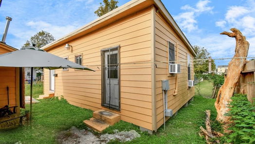 Houston 1-story, 2-bed 413 N Live Oak Street-idx