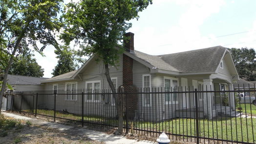 Houston 1-story, 2-bed 1801 Hussion Street-idx