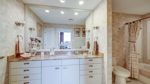Houston null-story, 2-bed 1111 Hermann Drive 22F-idx