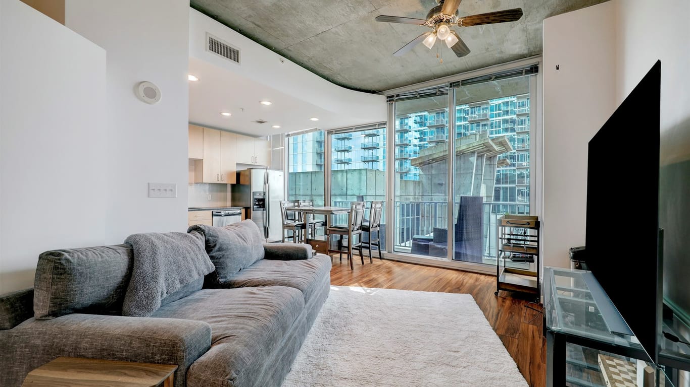 Houston null-story, 1-bed 5925 Almeda Road 10816-idx