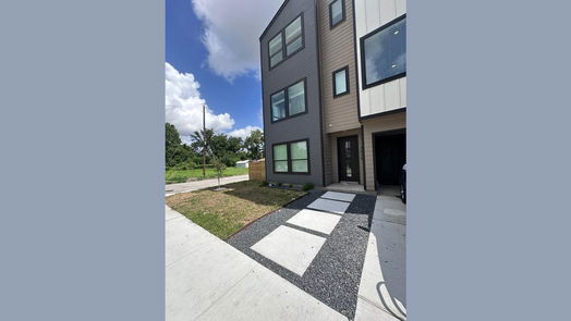 Houston 3-story, 3-bed 3475 Simmons Street Street-idx