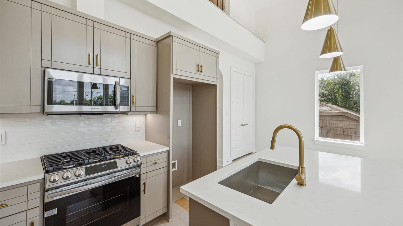 Houston 2-story, 3-bed 3107 Webster Street B-idx