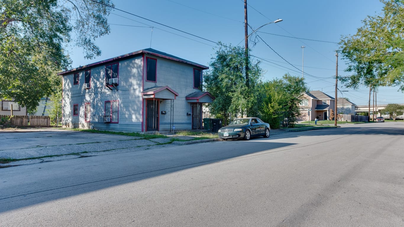 Houston 2-story, 4-bed 2410 Milby Street-idx