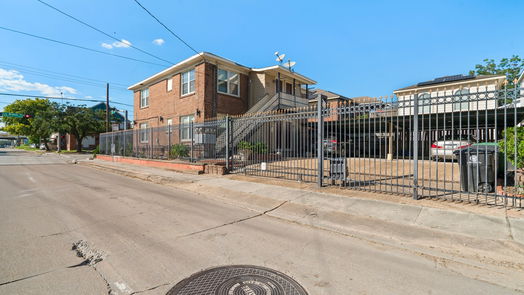 Houston 2-story, 4-bed 4315 La Branch Street-idx