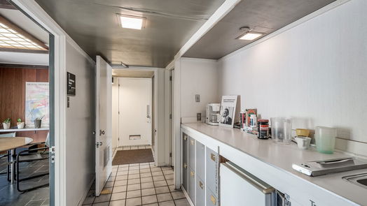 Houston 2-story, 1-bed 4916 Kelvin Drive-idx