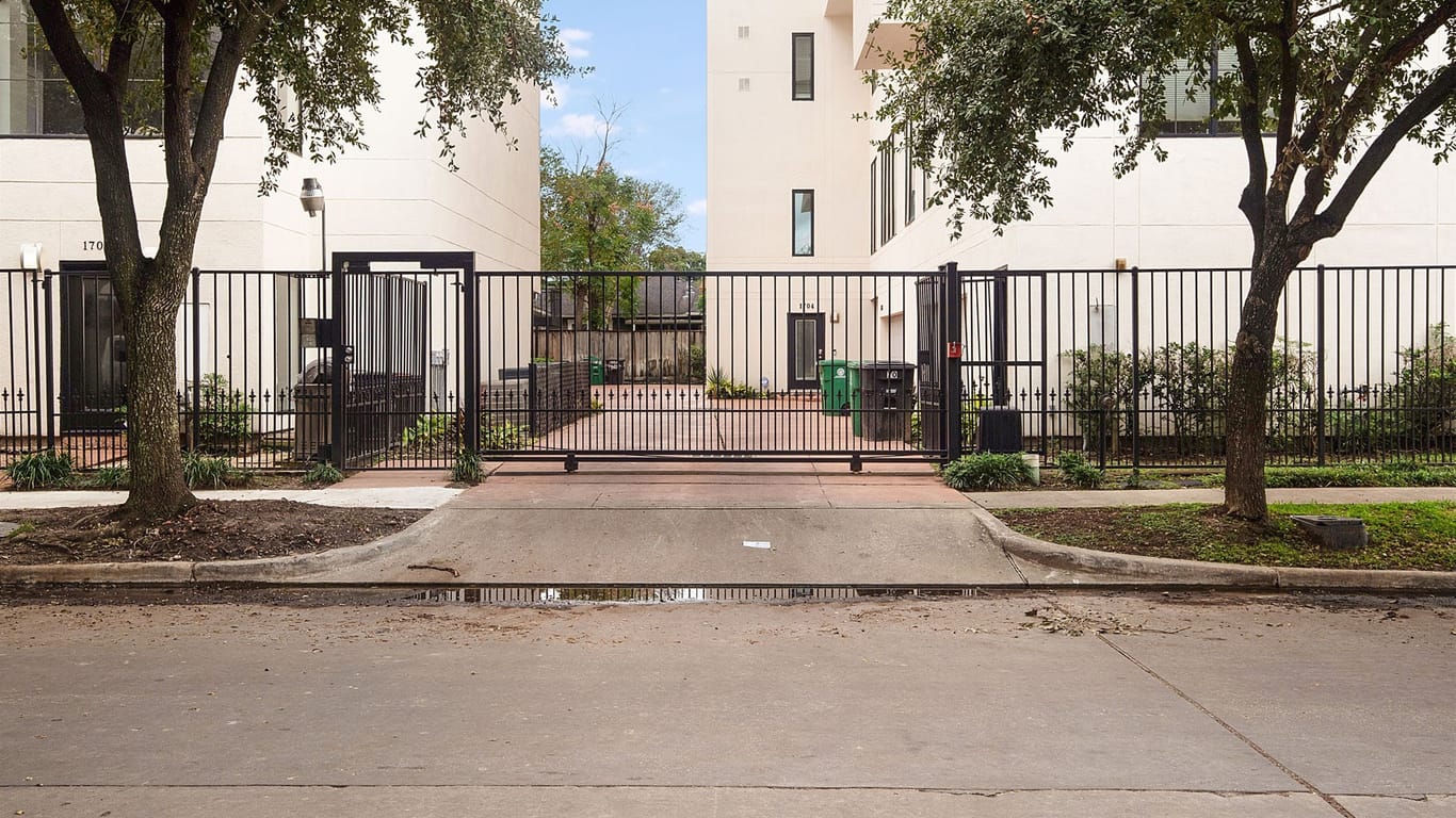Houston 4-story, 3-bed 1704 Montrose Boulevard-idx