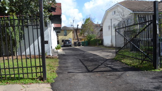 Houston 2-story, 3-bed 3613 Audubon Place-idx