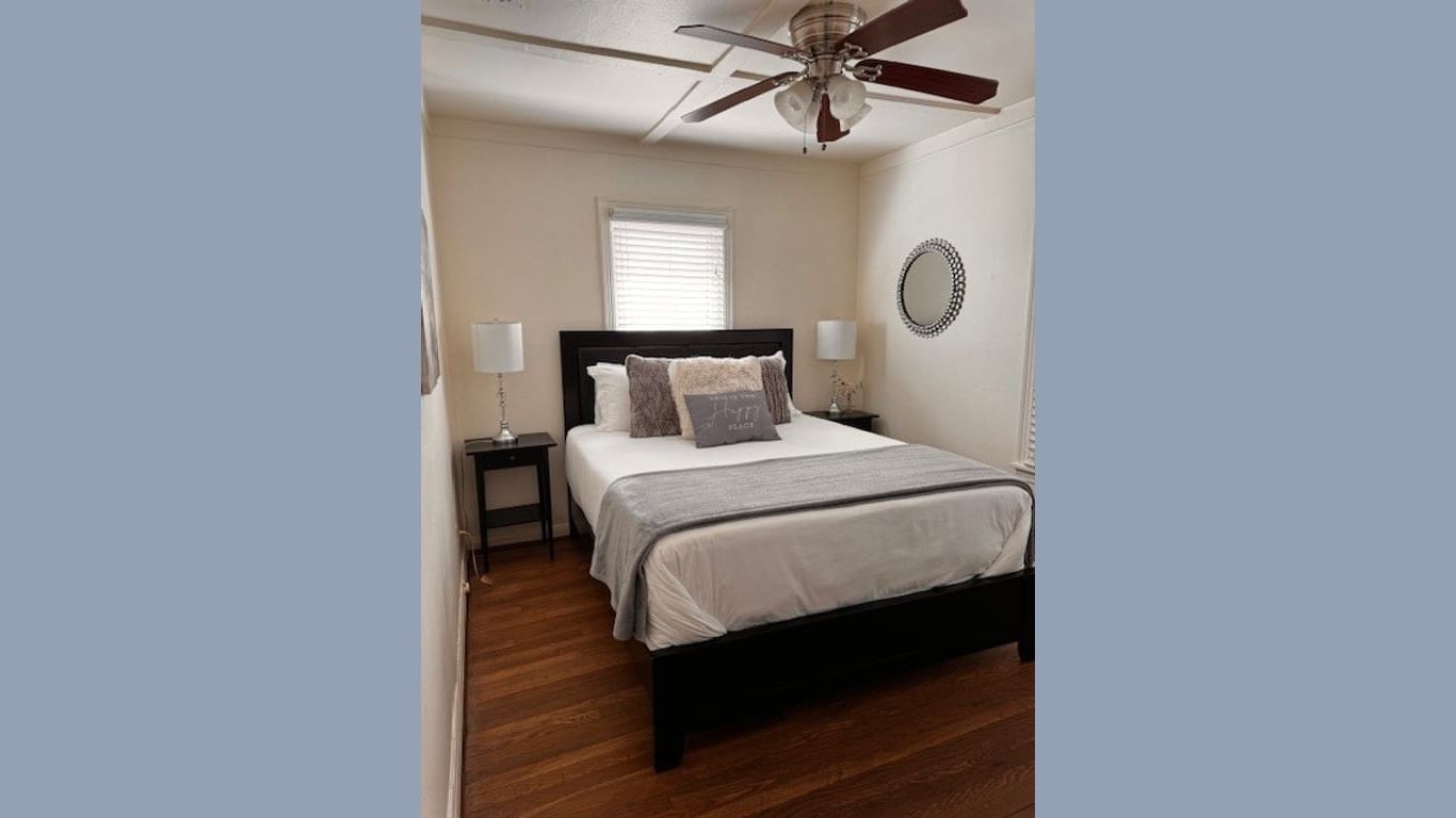 Houston 2-story, 6-bed 1537 Kipling Street-idx