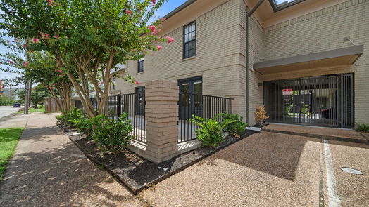 Houston 1-story, 1-bed 1410 Hyde Park Boulevard 107-idx