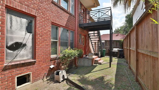 Houston 2-story, null-bed 709 (715 719) W Main Street 3-idx