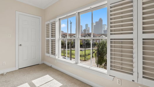 Houston 3-story, 3-bed 114 Oak Place-idx