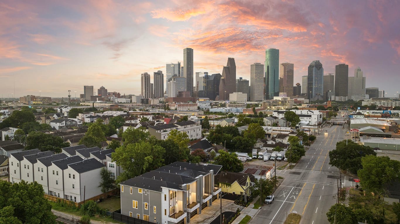 Houston 3-story, 4-bed 1520 Houston Avenue-idx