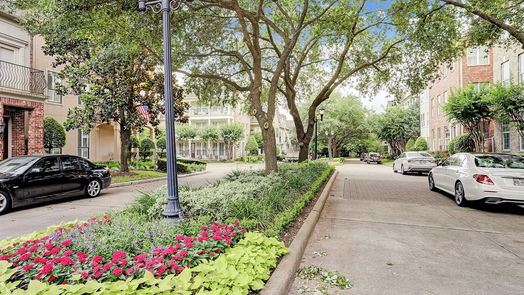 Houston 3-story, 3-bed 414 Park Trail Lane-idx