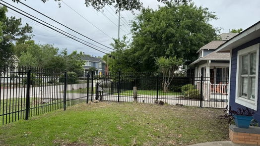 Houston 1-story, 2-bed 513 W 8th Street-idx