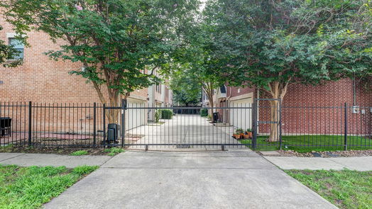 Houston 3-story, 3-bed 2150 Arabelle Street-idx