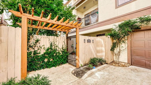 Houston 3-story, 4-bed 3950 Feagan Street-idx