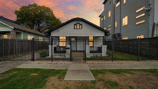 Houston 1-story, 2-bed 2010 Summer Street-idx