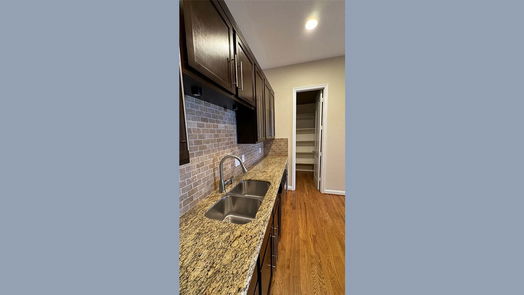 Houston 3-story, 3-bed 5831 Katy Street-idx