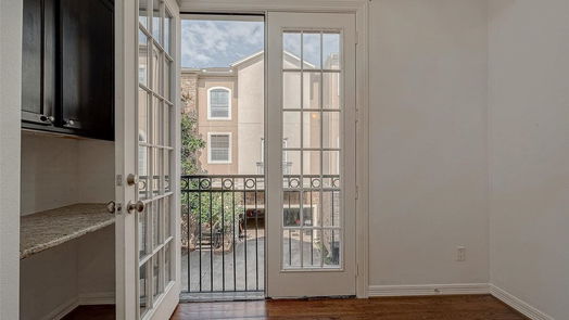 Houston 3-story, 3-bed 5305 Egbert Street B-idx