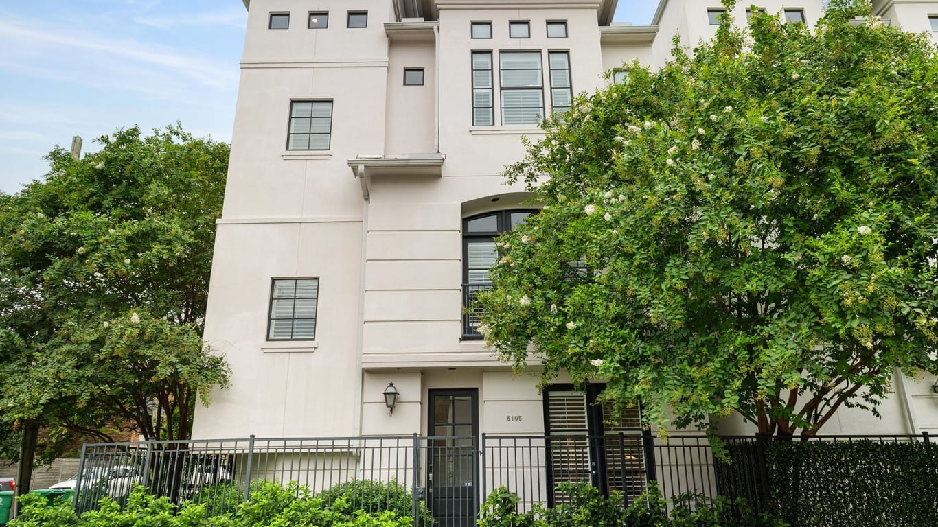 Houston 3-story, 3-bed 5105 Blossom-idx