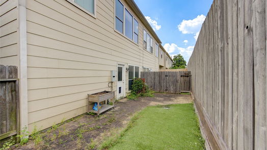 Houston 2-story, 2-bed 3832 Centerplaza Drive-idx