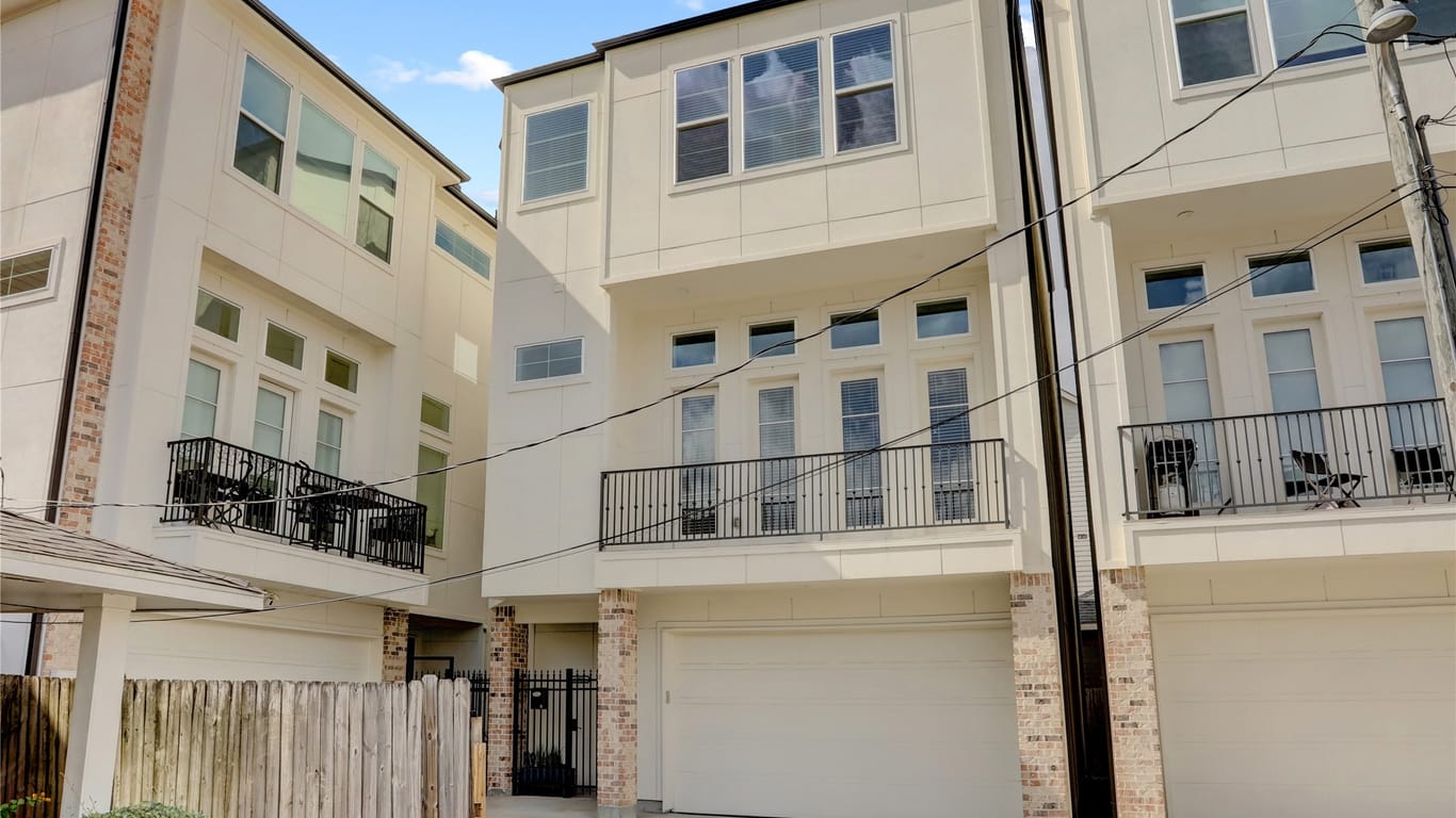 Houston 3-story, 3-bed 4407 Marina Street B-idx