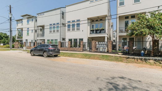 Houston 3-story, 3-bed 2607 Fountain Key Boulevard-idx