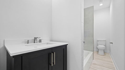 Houston 3-story, 3-bed 1221 W 16th Street B-idx