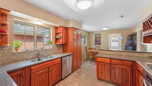 Houston 1-story, 3-bed 6714 Lindyann Lane-idx