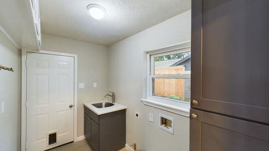 Houston 1-story, 0-bed 6227 Queenswood Lane-idx