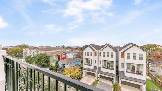 Houston 4-story, 3-bed 1102 W 15th 1/2 Street B-idx