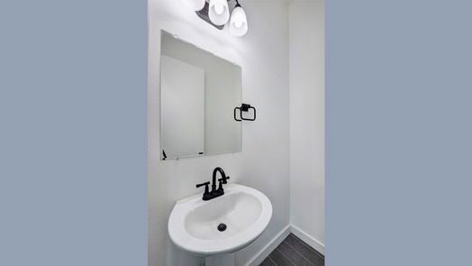Houston 4-story, 3-bed 1422 W 23rd Street C-idx