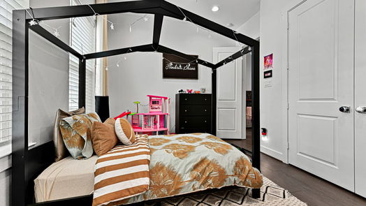 Houston 3-story, 4-bed 1230 W 24th Street-idx