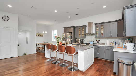 Houston 4-story, 0-bed 1117 W 16th Street E-idx