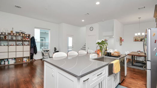 Houston 4-story, 0-bed 1117 W 16th Street E-idx