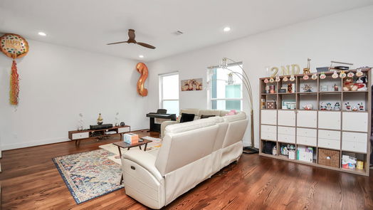 Houston 4-story, 0-bed 1117 W 16th Street E-idx