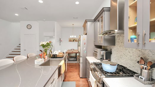 Houston 4-story, 0-bed 1117 W 16th Street E-idx