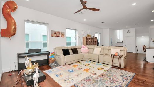 Houston 4-story, 0-bed 1117 W 16th Street E-idx