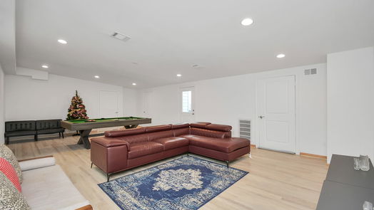Houston 4-story, 0-bed 1117 W 16th Street E-idx